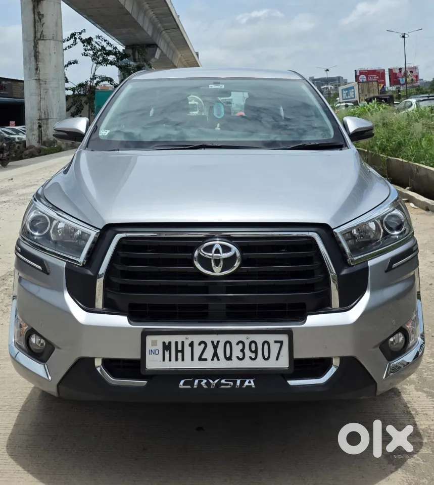 Toyota Innova Crysta [2020-ongoing] 2.4 Vx 8 Str, 2025, Diesel