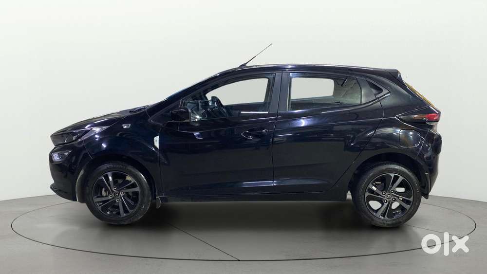 Tata Altroz 1.2 Xza Plus Dark Edition Dct, 2022, Petrol