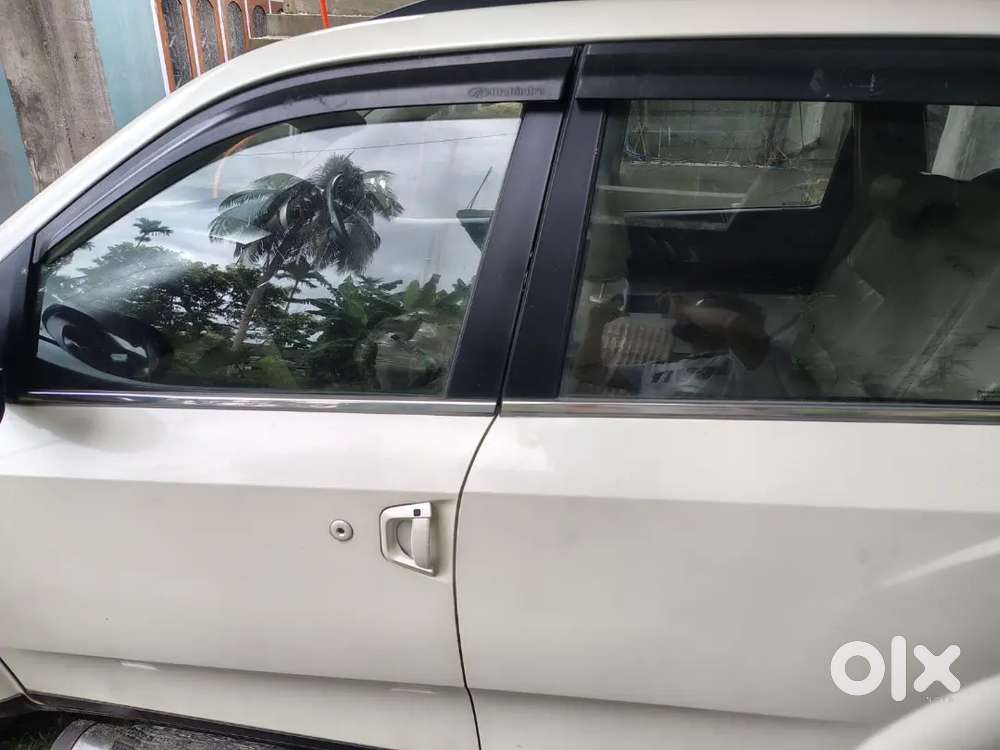 Mahindra Xuv500 2.2 W10 2016