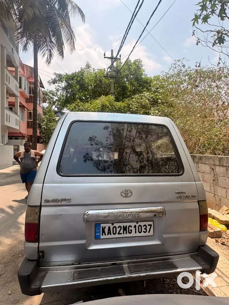 Toyota Qualis Metallic Silver