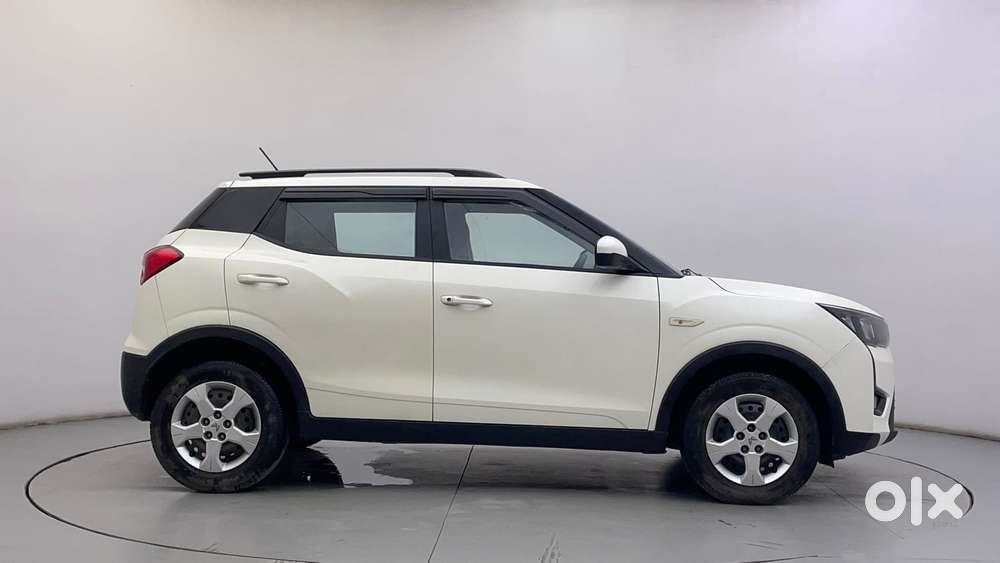 Mahindra Xuv300 1.2 W6 Amt Petrol, 2023, Petrol