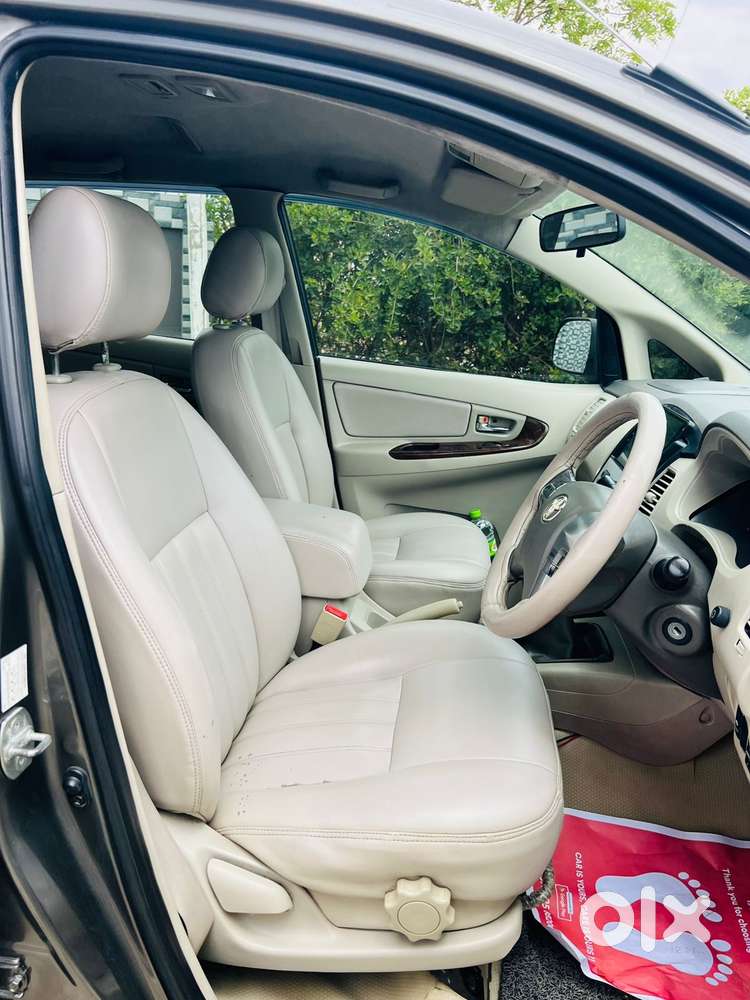 Toyota Innova 2.5 V 8 Str, 2013, Diesel
