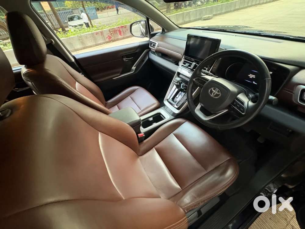 Toyota Innova Hycross 2.0 Vx Hybrid 8 Str, 2023, Petrol