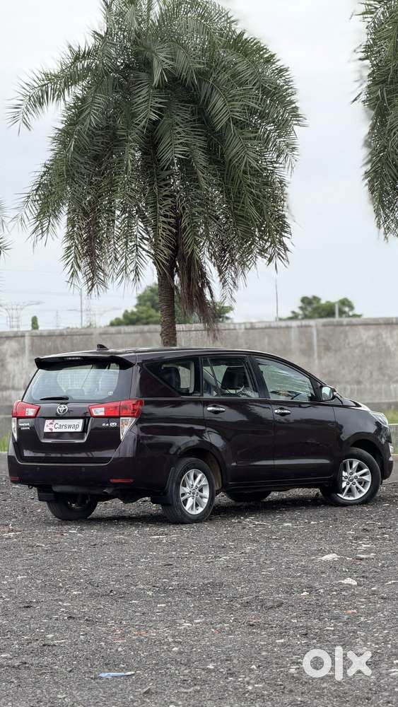 Toyota Innova Crysta 2.4 V 8 Str, 2016, Diesel