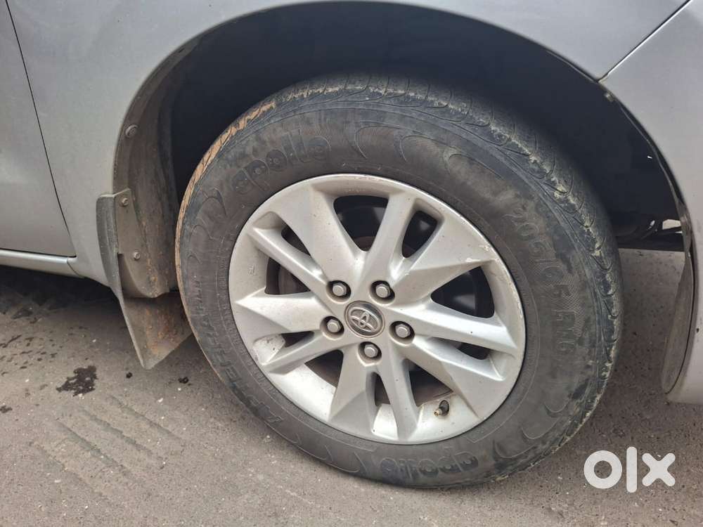 Toyota Innova Crysta 2.4 V 8 Str, 2017, Diesel