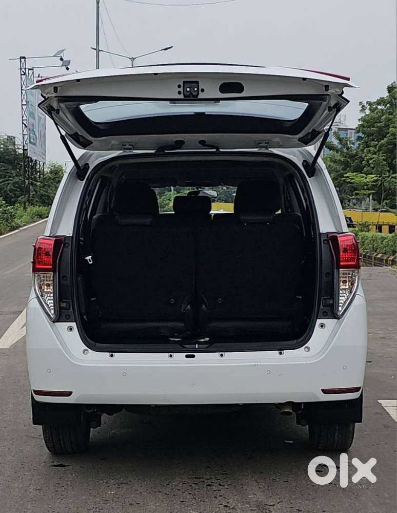 Toyota Innova Crysta 2.4 G Mt 8s, 2023, Diesel
