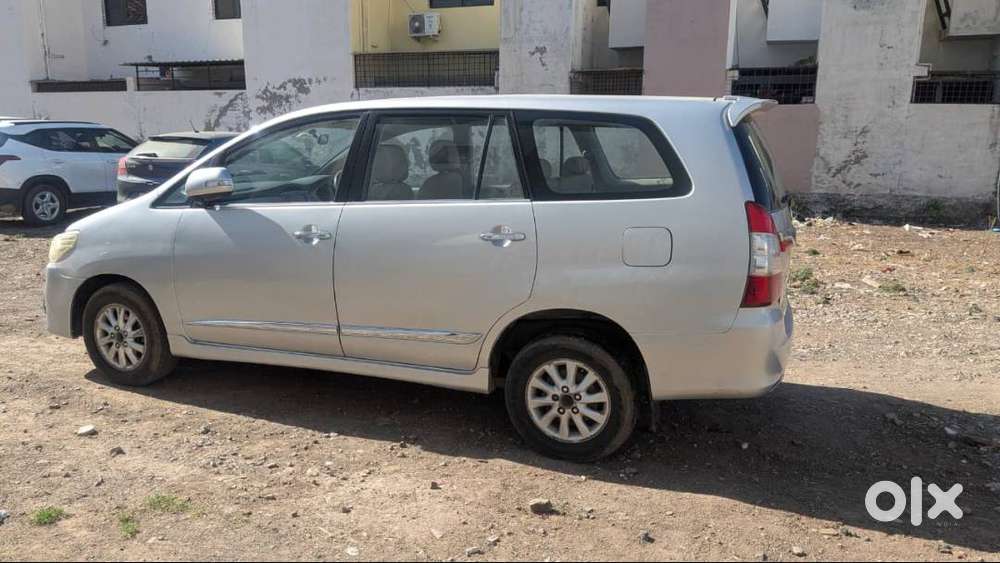 Innova 2.5 E (oct-2014)