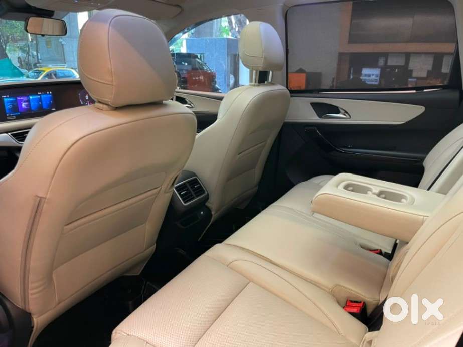 Mahindra Xuv700 2.0 Ax 7 Petrol At Luxury Pack Str, 2022, Petrol