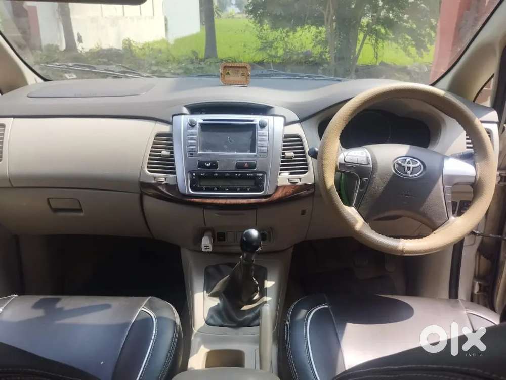 Toyota Innova 2014