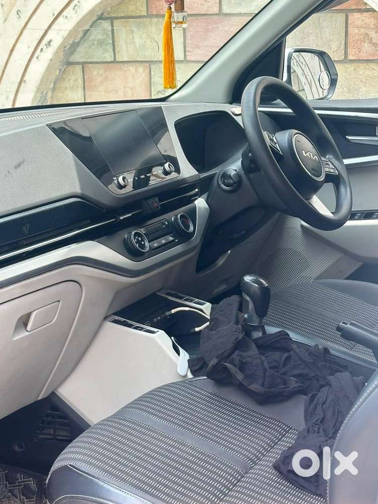 Kia Carens 2023 Diesel Well Maintained