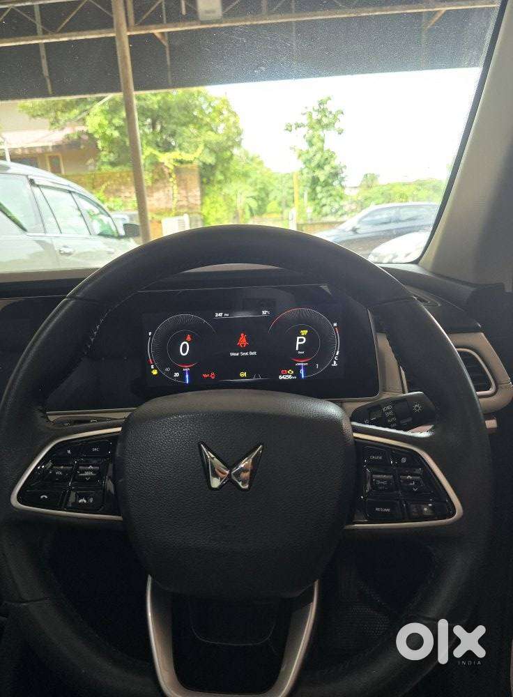 Mahindra Xuv700 2.2 Ax 7 Diesel At Str, 2023, Petrol