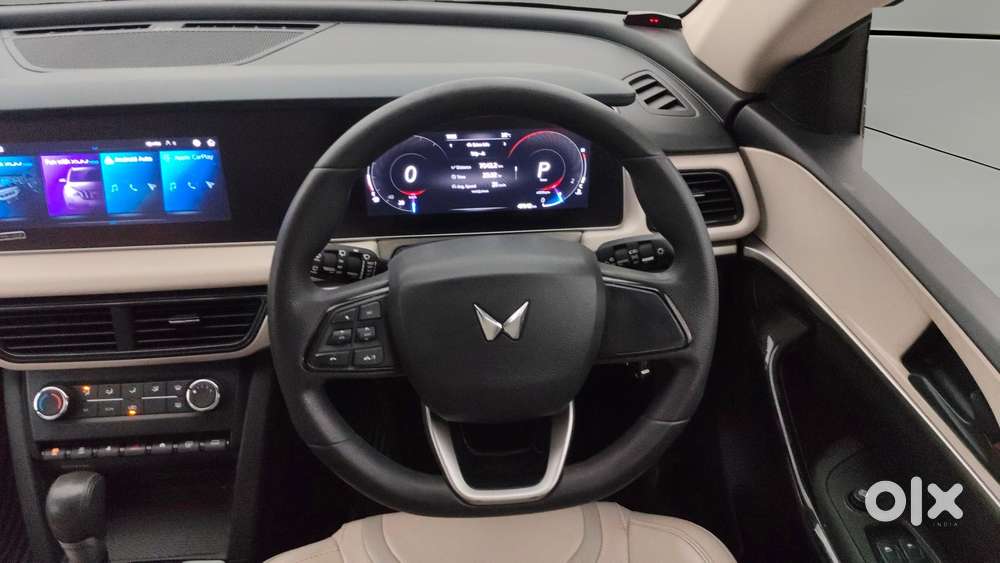 Mahindra Xuv700 2.2 Ax 5 Diesel At Str, 2023, Diesel