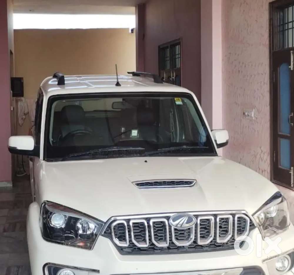 Mahindra Scorpio S9