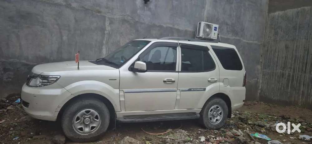 Tata Safari Storme 2016 Diesel 122000 Km Driven