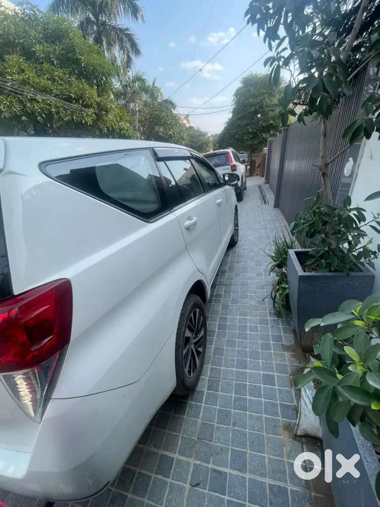 Toyota Innova Crysta 2024