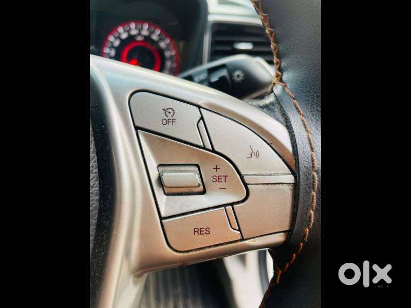 Mahindra Xuv300 W8 (o) 1.5 Diesel Amt, 2020, Diesel