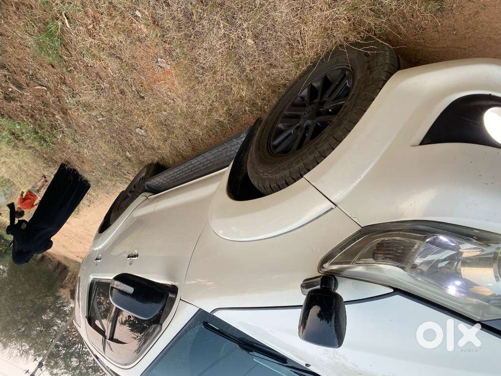 Toyota Fortuner 2013