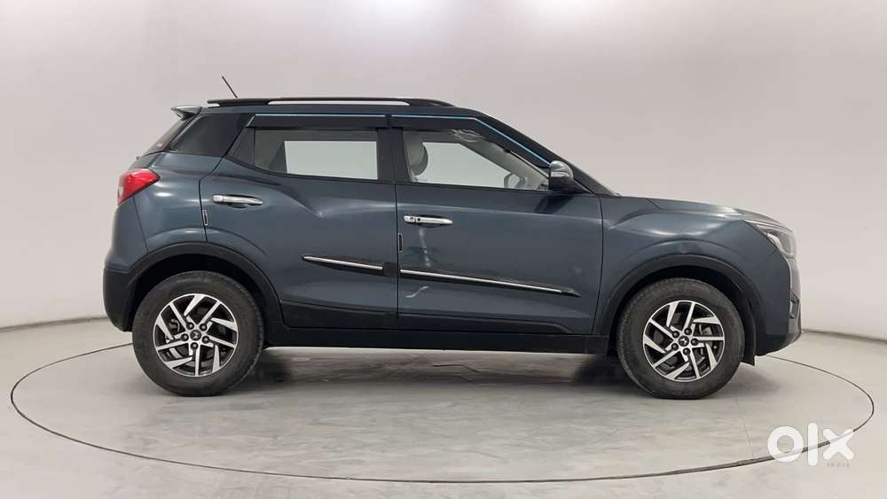 Mahindra Xuv300 1.2 W8 (o) Amt Petrol, 2022, Petrol