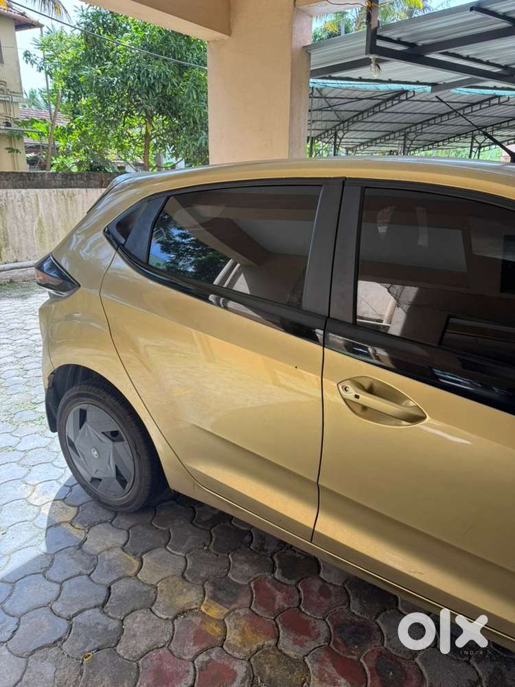 Tata Altroz Petrol 2021