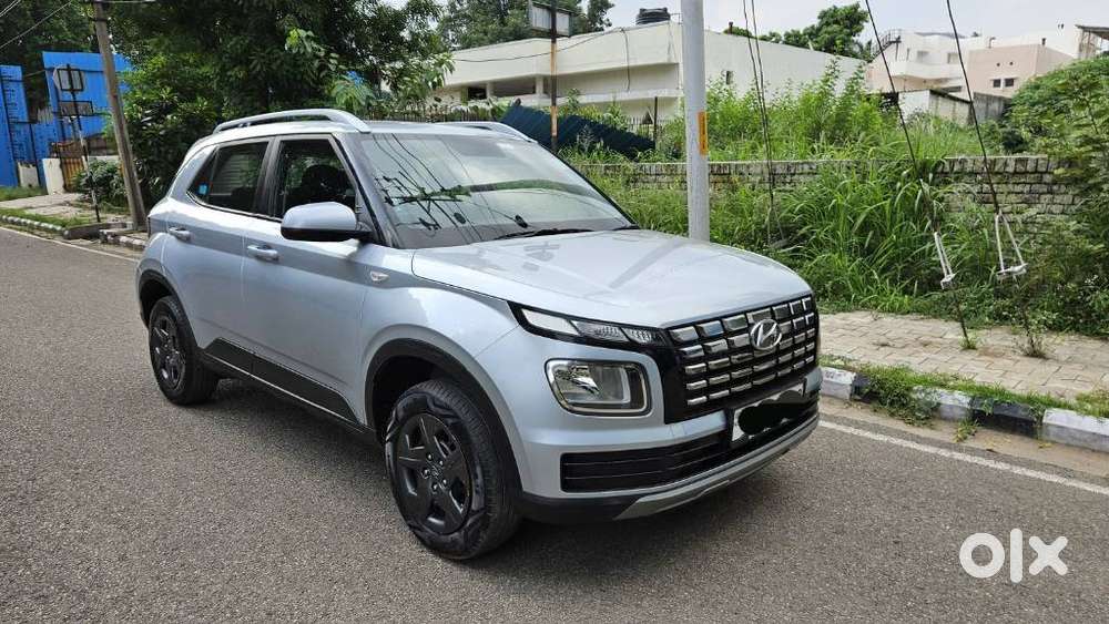 Hyundai Venue 1.2 S (o), 2023, Petrol