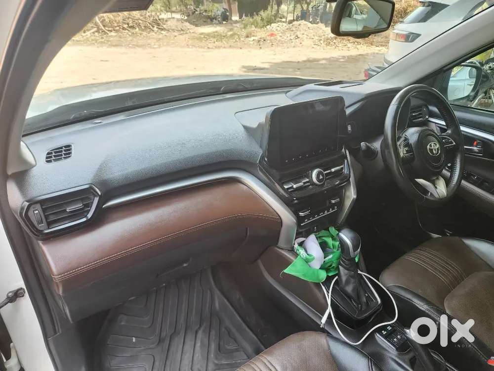 Toyota Urban Cruiser Hyryder 2022 Petrol+ev 109000 Km Driven
