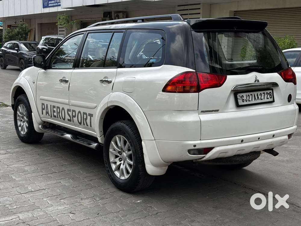 Mitsubishi Pajero Sport 4x4 Dual Tone, 2013, Diesel