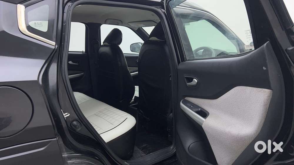 Nissan Magnite 1.0 Xv, 2023, Petrol