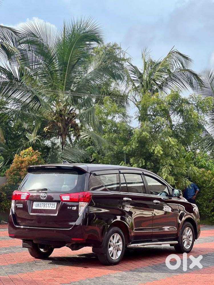 Toyota Innova Crysta 2.4 V 7 Str, 2016, Diesel