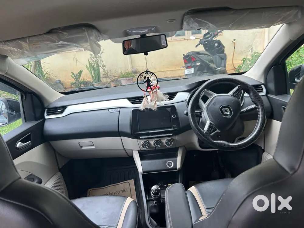 Renault Triber 2024 Variant Rxz Top End Vehicle