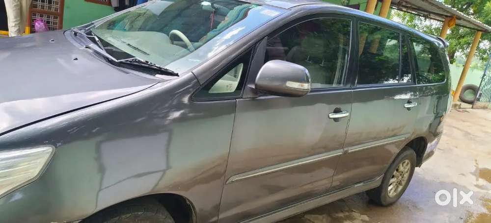 Toyota Innova 2012 Diesel Well Maintained