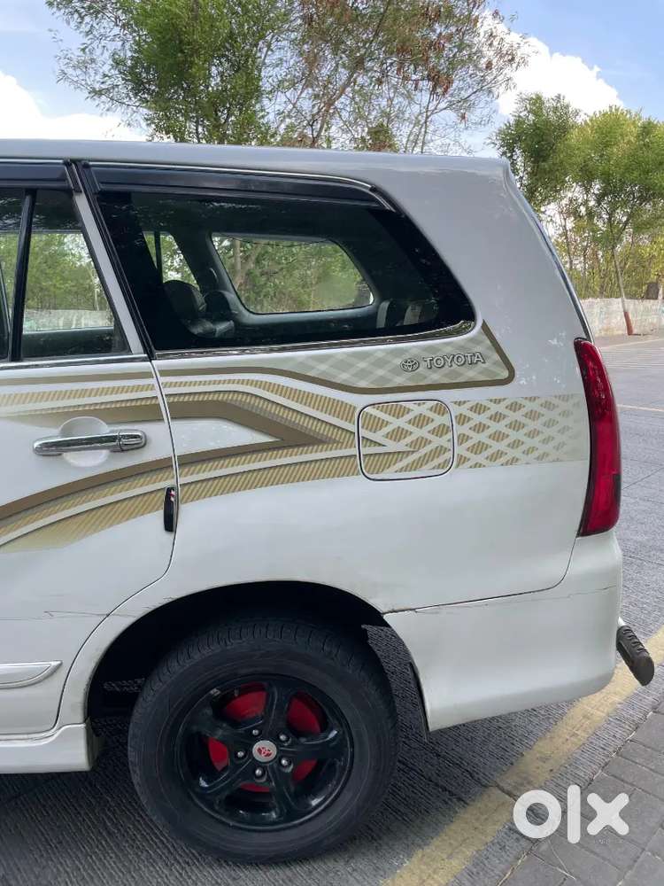 Toyota Innova V 2014