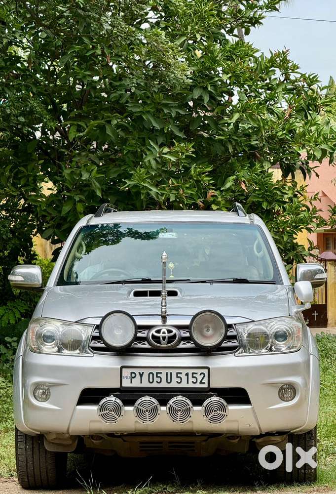 Toyota Fortuner 4x2 Manual, 2011, Diesel
