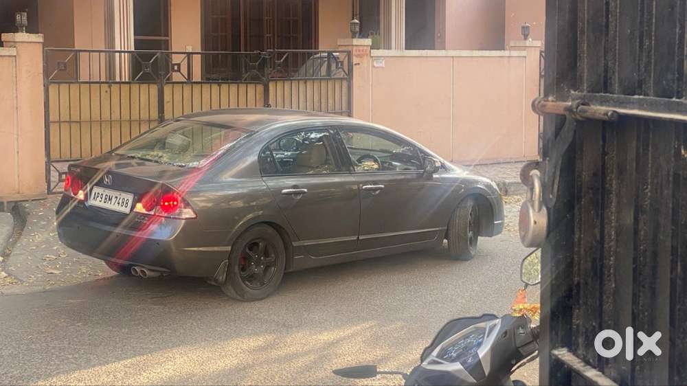 Honda Civic 2007 Automatic  Upgraded Infotainment  Keyless Entry