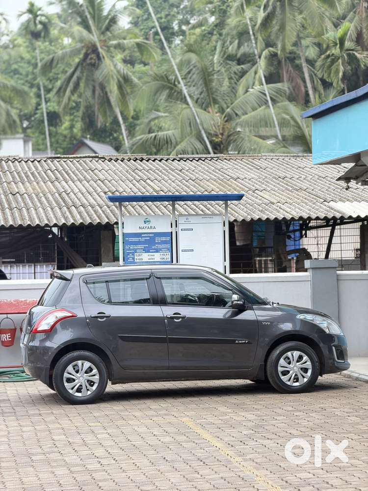 Maruti Suzuki Swift Vxi Ags, 2017, Petrol