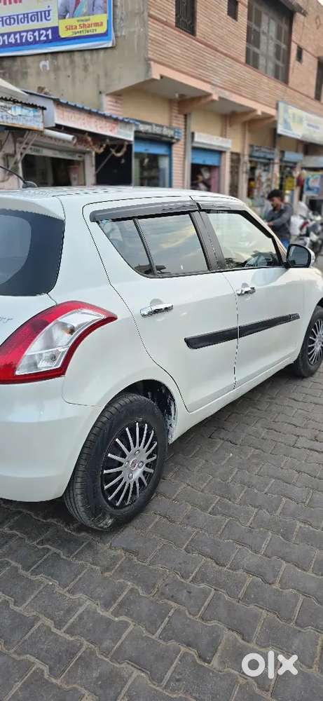 Maruti Suzuki Swift 2016 Petrol 110000 Km Driven