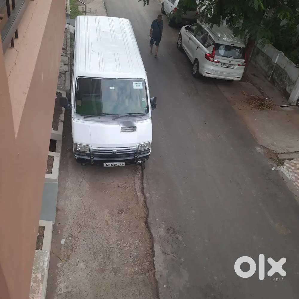 2015 Tata Winger Deluxe - Flat Roof