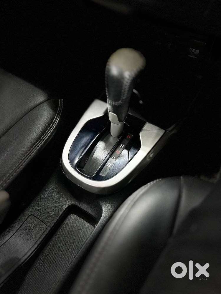 Honda Jazz V Automatic, 2016, Petrol