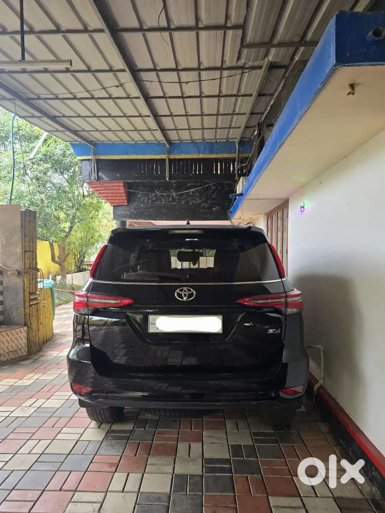 2023 Model Toyota Fortuner 4×4 Automatic 4wd Single Ownership 21,000km