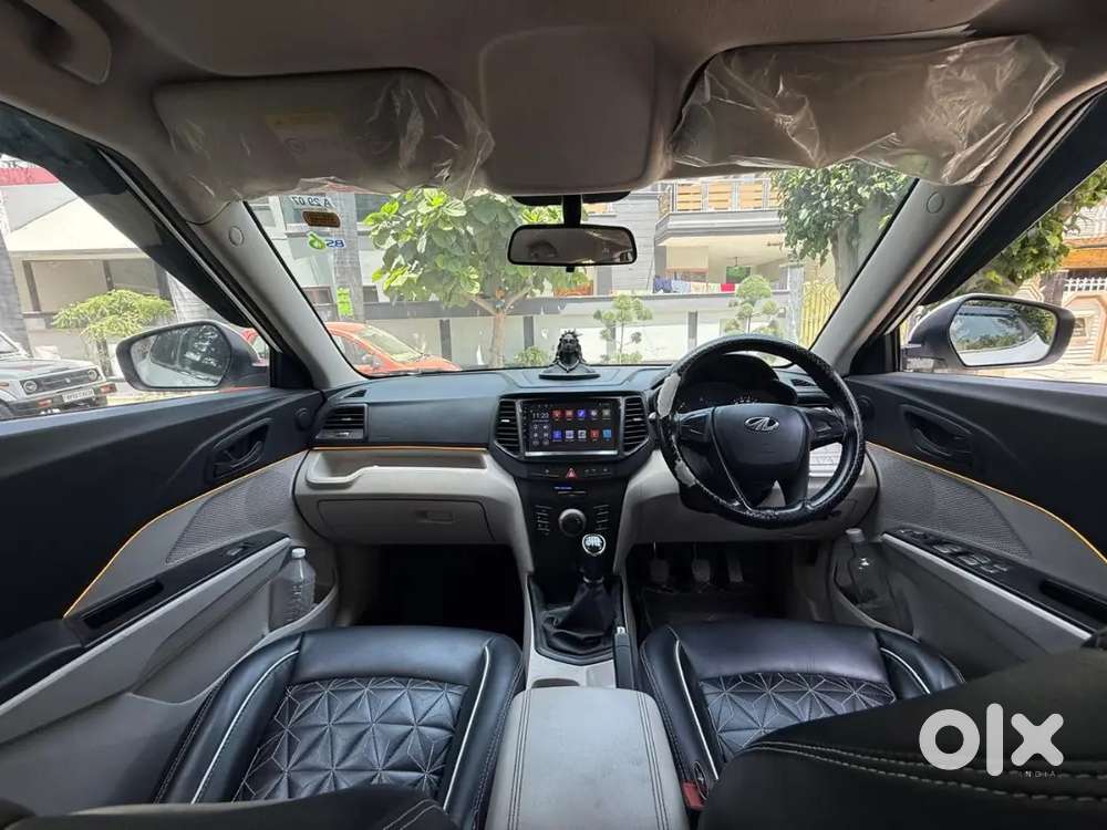 Alloys,ambient Lightings,seat Covers Screen And White Headlights