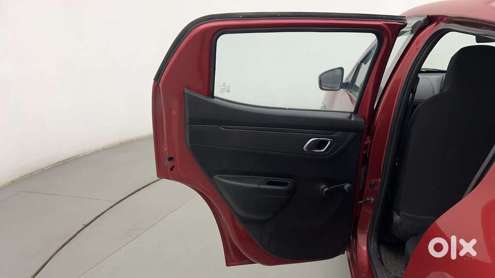 Renault Kwid 2019-ongoing 1.0 Rxt Amt (o), 2019, Petrol