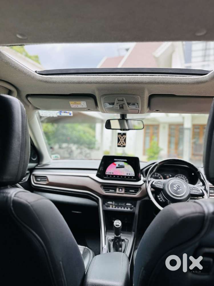 Maruti Suzuki Vitara Brezza Zxi + Amt Dual Tone, 2022, Petrol