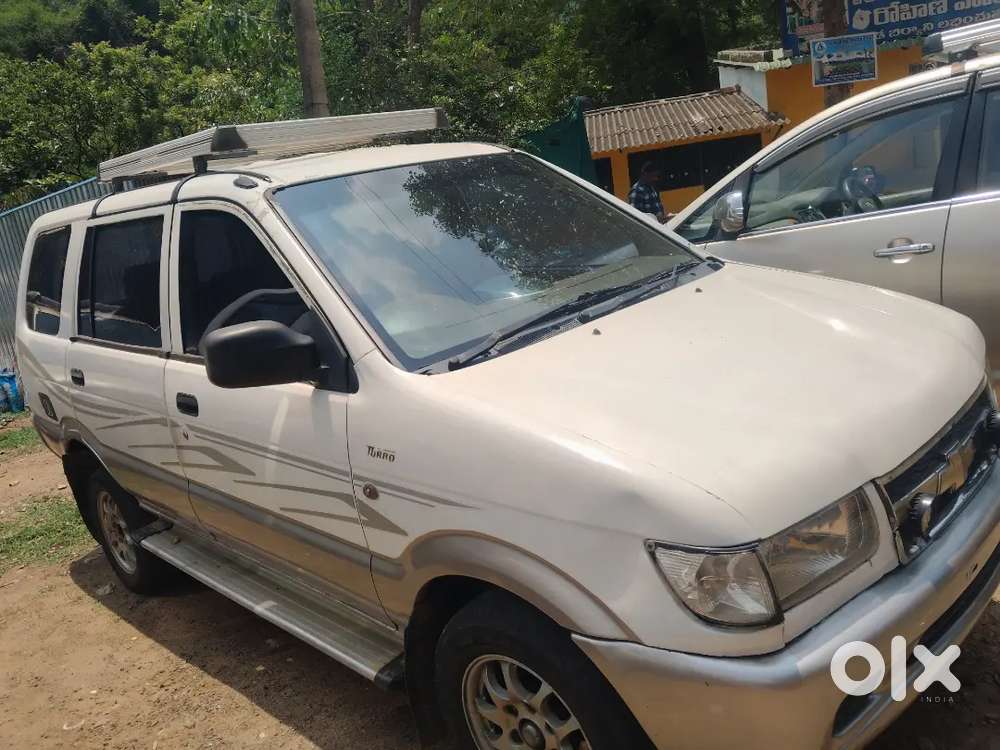 2011 Chevrolet Tavera 9 Seater