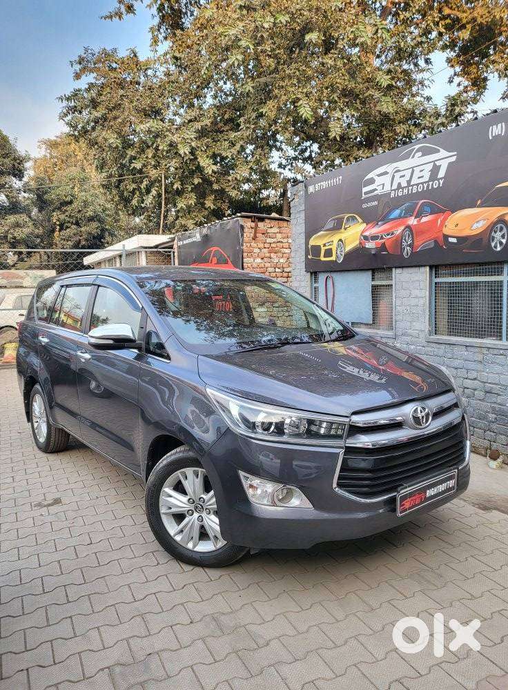 Toyota Innova Crysta 2.8z Automatic, 2016, Diesel