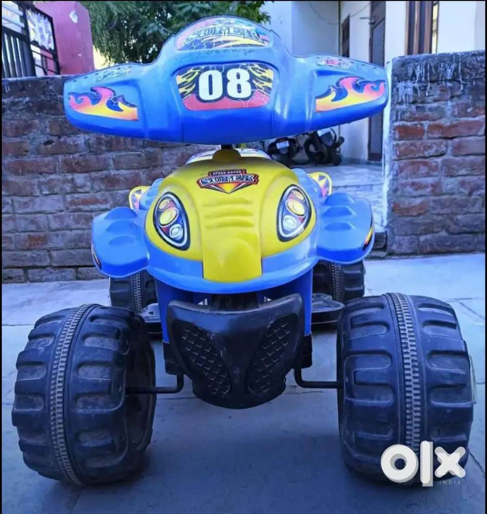Electronic kids motor car