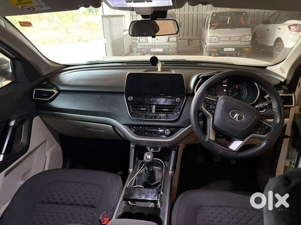 2022 Tata Safari Diesel Manual