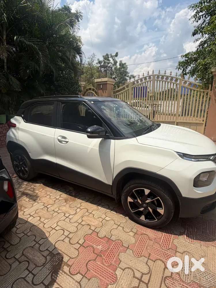 Tata Punch Accomplished Amt Sunroof 2025 Year