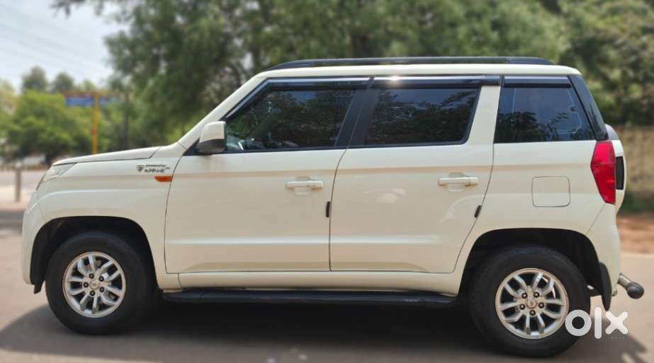 Mahindra Tuv 300 Mhawk100 T8, 2018, Petrol