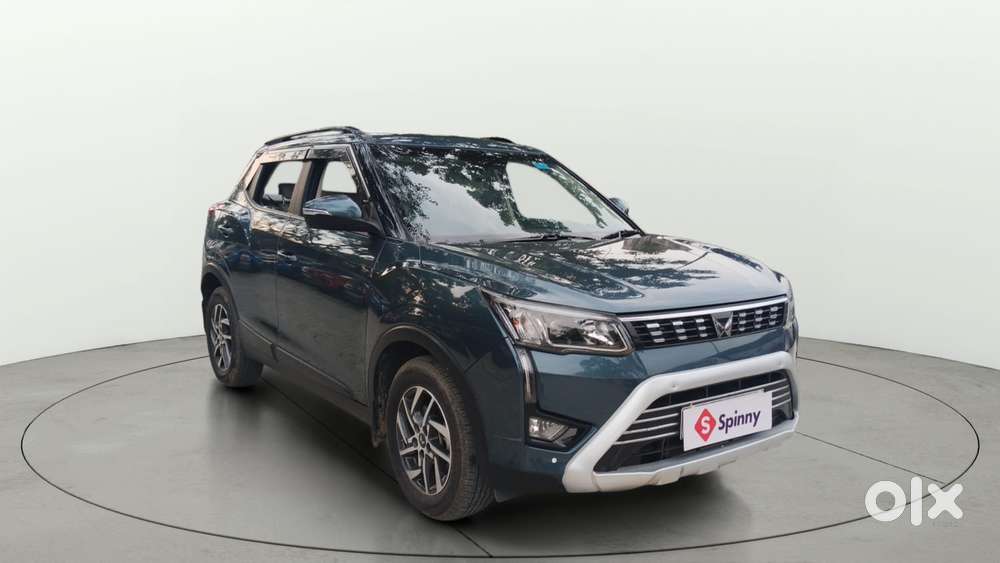 Mahindra Xuv300 1.2 W8 (o) Amt Petrol, 2022, Petrol