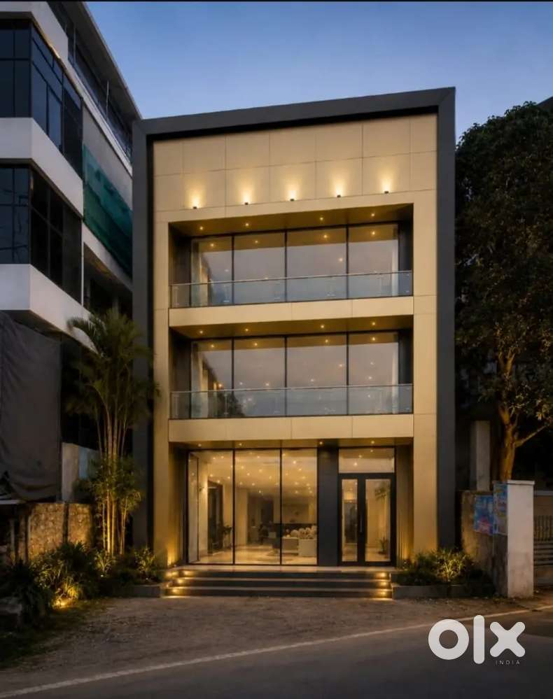 Vytila  commercial building for sale rent 2.05 lakhs 5 cent 5100 sqft