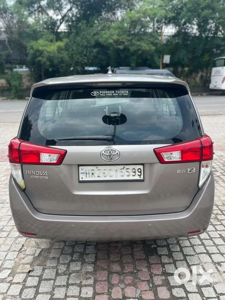 Toyota Innova Crysta 2.8 Zx At 7 Seater, 2016, Diesel